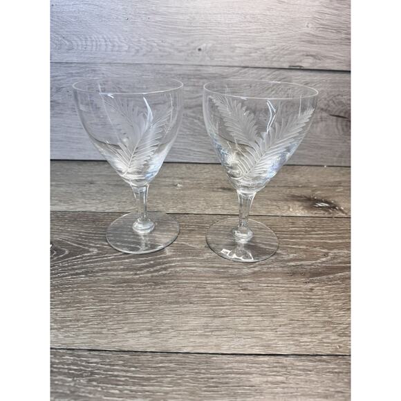 1950’s Val Saint Lambert Etched 6.25”Crystal wine goblets 10 Oz Signed~set Of 2 - Picture 2 of 9